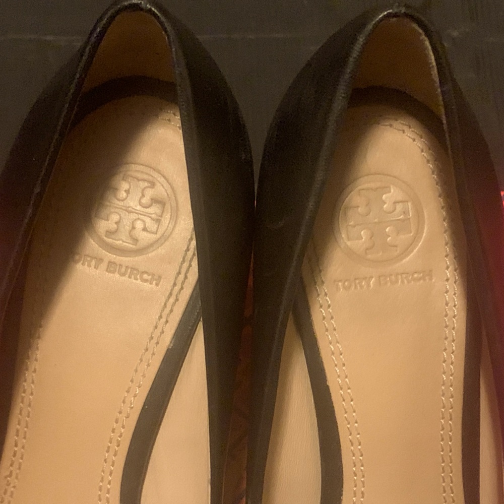 Tory Burch wedge black leather.